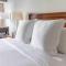 490 Large 2 bedroom with gorgeous pool - ميامي