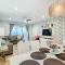 Windsor at Westside Sophisticated Villa Pool Spa - 基西米