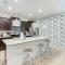 Windsor at Westside Sophisticated Villa Pool Spa - 基西米