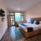 Valley Of Sublime!!! NIRVANA HILLS!!! A family Hotel with Roof Top Lounge and Restaurants - Manāli