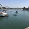 2bd 2ba, steps to the beach, sleeps 6, AC, and parking - 长滩