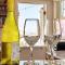 2bd 2ba, steps to the beach, sleeps 6, AC, and parking - 长滩