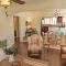 2bd 2ba, steps to the beach, sleeps 6, AC, and parking - 长滩