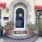 2bd 2ba, steps to the beach, sleeps 6, AC, and parking - 长滩