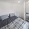 NEW Spacious Entire Home With Parking - Kent