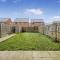 NEW Spacious Entire Home With Parking - Kent