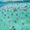 5 Star Resort 2BR 2 BATH King Suite Shuttle Pools Across from Beach 2208 - Destin