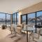 New amazing cabin with spectacular view and jacuzzi in the heart of Lofoten - Lyngværet