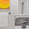 Retro-Chic 1BR with King Bed & Prime Location - سينسيناتي