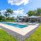 Biscayne River Home: Pool Pickleball Fun - 北迈阿密