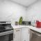 Fully Equipped 1BR with King Bed, Pool & Free Parking - 休斯顿