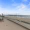 Beachfront 4BR Luxury Top-Floor Escape - شاطئ مانهاتن