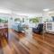 Modern Urangan Beach House Close To Beach