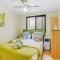 Quiet 5 bedrooms House located Springfield lake
