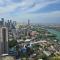 41st Floor TRIZEN Smart Luxury Apartment with sea view and portcity view - Kolombo
