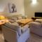 Seaview apartment with roof terrace