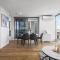 Luxurious apt In Southern Cross-Harbour Views 3B2B