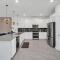 Modern 9 Bedroom Oasis for Large Groups 6272 - 基西米