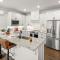 Stylish 2BR Home Near University of Arkansas - 费耶特维尔