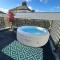 Central Eastbourne Escape with Rooftop Jacuzzi - إيستبورن
