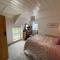 Secluded farmhouse with views - Cwrt-newydd