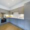 Belle Vue Stylish Town Centre Apartment with Private Parking