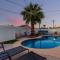 6BR in Downtown Chandler - Heated Pool and Hot Tub - Chandler