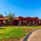 6BR in Downtown Chandler - Heated Pool and Hot Tub - Chandler