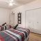 Relaxing 2BR plus Den Golf Retreat with Backyard and BBQ - 森城