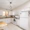 Relaxing 2BR plus Den Golf Retreat with Backyard and BBQ - 森城