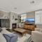 Sunny 5BR 4.5 Bath Las Vegas Retreat with Pool - لاس فيغاس