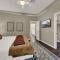 Sunny 5BR 4.5 Bath Las Vegas Retreat with Pool - لاس فيغاس