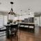 Sunny 5BR 4.5 Bath Las Vegas Retreat with Pool - لاس فيغاس