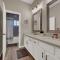 Sunny 5BR 4.5 Bath Las Vegas Retreat with Pool - لاس فيغاس