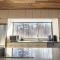 Luxury Lakefront Container Home with Sauna, Fishing, Mountain Views - بلاك هوك