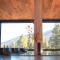 Luxury Lakefront Container Home with Sauna, Fishing, Mountain Views - بلاك هوك