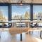 Luxury Lakefront Container Home with Sauna, Fishing, Mountain Views - بلاك هوك