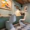 Luxury Lakefront Container Home with Sauna, Fishing, Mountain Views - بلاك هوك