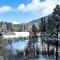 Luxury Lakefront Container Home with Sauna, Fishing, Mountain Views - بلاك هوك