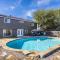 Spacious 4BR Home with Pool BBQ & Games - غراند براري