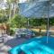 Peace and Quiet & Spacious Back Deck