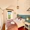 Laughing Seagull Cottage - Sea Views and Sauna