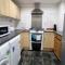 -F1-GH- Enjoy a wonderful stay in our Cosy Luxurious, Spacious ground floor apartment, Free Parking, Free WiFi - Leeds