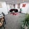-F1-GH- Enjoy a wonderful stay in our Cosy Luxurious, Spacious ground floor apartment, Free Parking, Free WiFi - Leeds