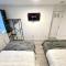 4B4B Entire House Sleeps 11 Driveway Parking near Coventry University and City Centre - 考文垂