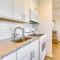 Lavallette Apartment with Patio - Walk to the Beach! - لافاليتي