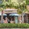 Cozy 1BR with Great Ocean Views - 3 Mins to Waikiki Beach!