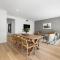 Drift at Palmstone - 2BR, Parking, Wifi - 格莱内尔格