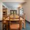 StayVista at Seraphim Peak with Pool & Views - 罗纳瓦拉