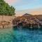 Private 3BR - 2BA Home - Patio and Pool - أفونديل